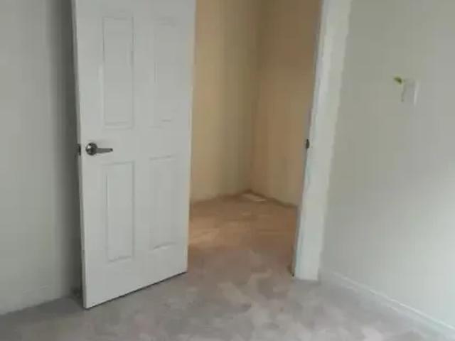 For Rent 4 Bedroom House Welland ON DLS102701657