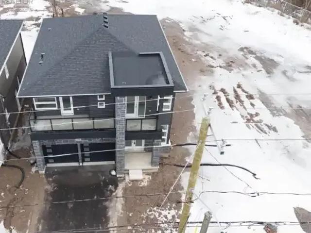 For Rent 4 Bedroom House Welland ON DS103338630