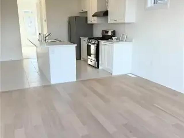 For Rent 4 Bedroom House Welland ON DS105198733