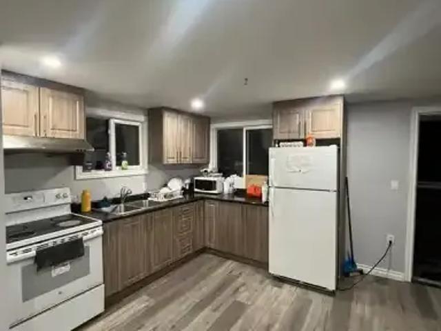 For Rent 4 Bedroom House Windsor ON DLS101878817