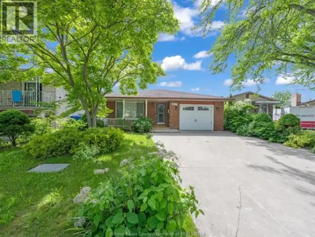 For Rent 4 Bedroom House Windsor ON DS102752804