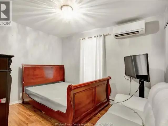 For Rent 4 Bedroom House Windsor ON DS102847500