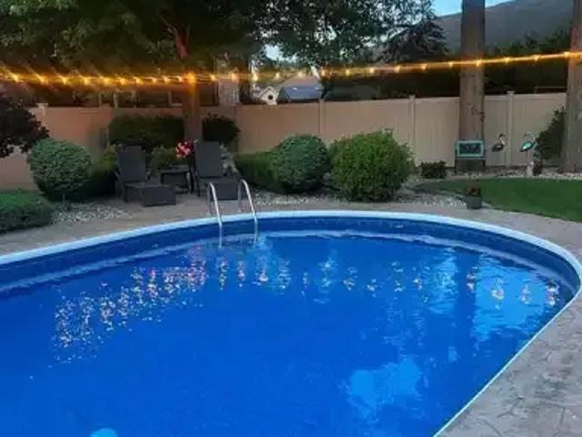 For Rent 4 Bedroom House Windsor ON DS103119177