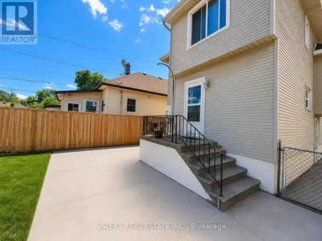 For Rent 4 Bedroom House Windsor ON DS103355460