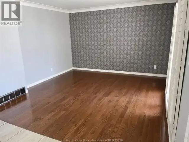 For Rent 4 Bedroom House Windsor ON DS103322821