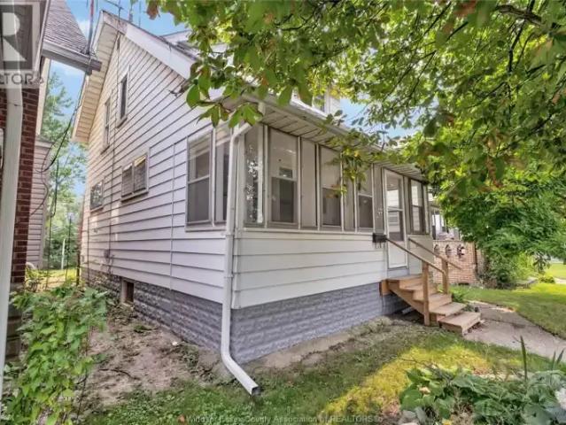 For Rent 4 Bedroom House Windsor ON DS104471078