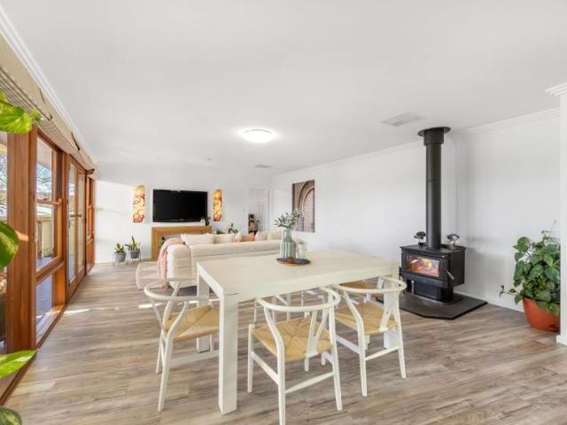 For Rent 4 Bedroom House Torrens ACT DS104827798