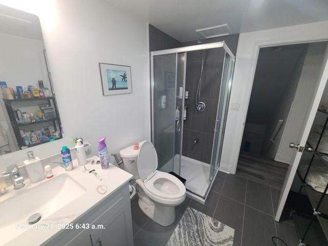 For Rent 4 Bedroom Shared Living/roommate Oshawa ON DS97420969