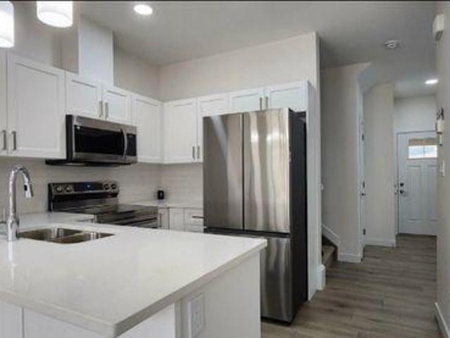 For Rent 4 Bedroom Shared Living/roommate Edmonton AB DS97416649