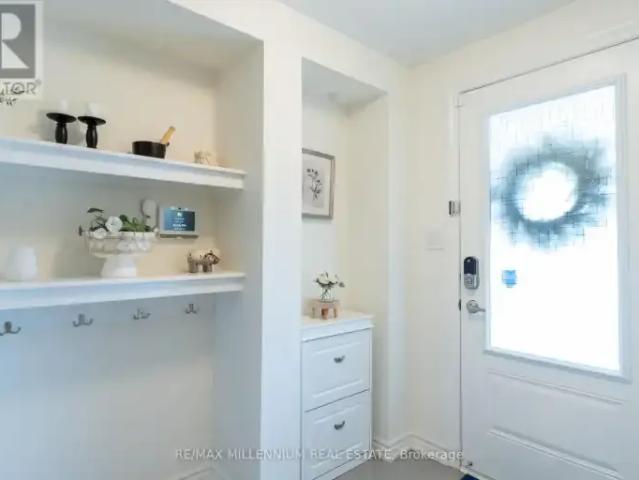 For Rent 4 Bedroom Townhouse Milton ON DS104322361