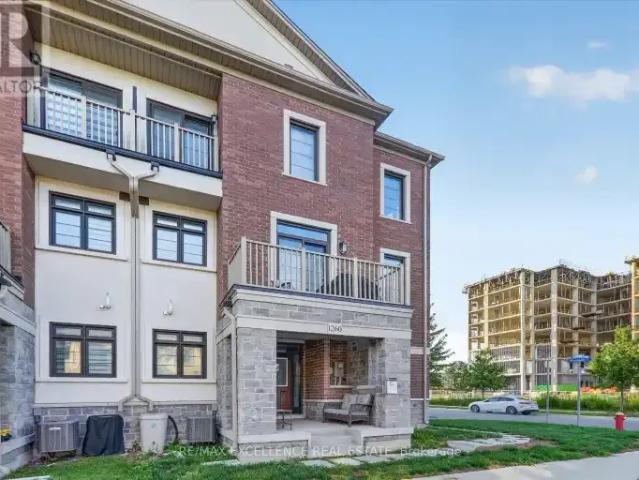 For Rent 4 Bedroom Townhouse Milton ON DS105198727