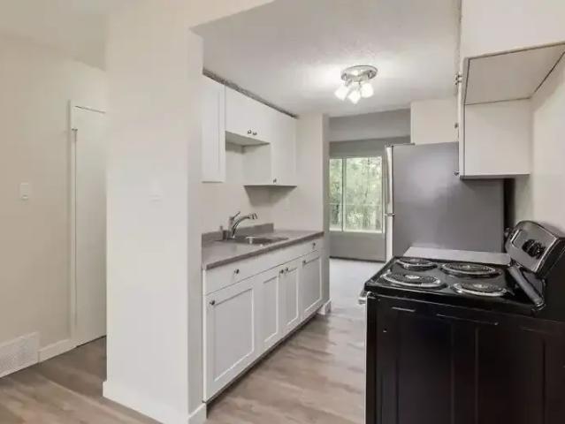 For Rent 4 Bedroom Townhouse Moose Jaw SK DS103010937