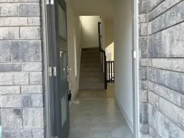 For Rent 4 Bedroom Townhouse Niagara Falls ON DS104957725