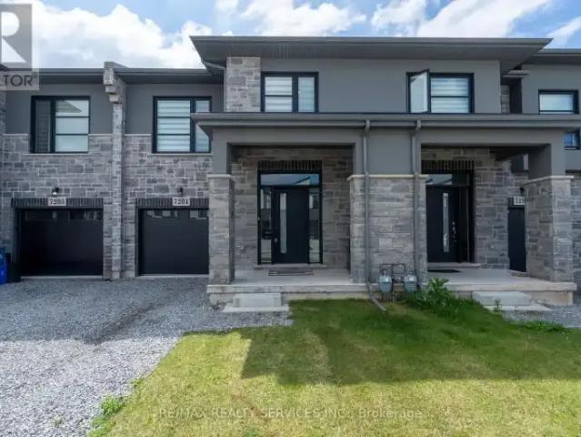 For Rent 4 Bedroom Townhouse Niagara Falls ON DS105135755