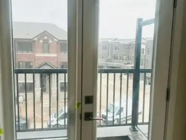 For Rent 4 Bedroom Townhouse Oakville ON DLS102052647