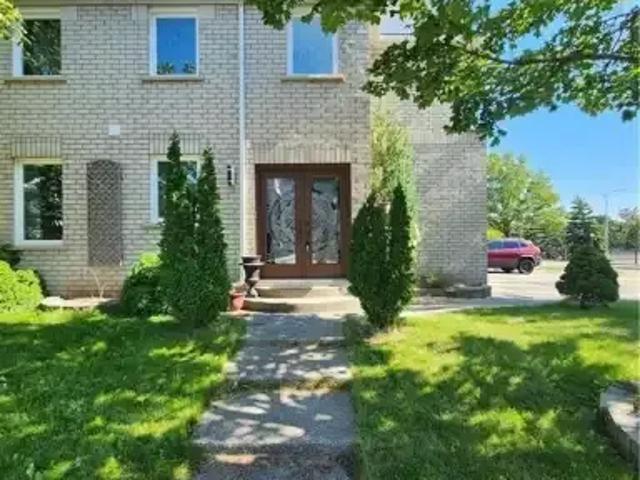 For Rent 4 Bedroom Townhouse Oakville ON DS103958798