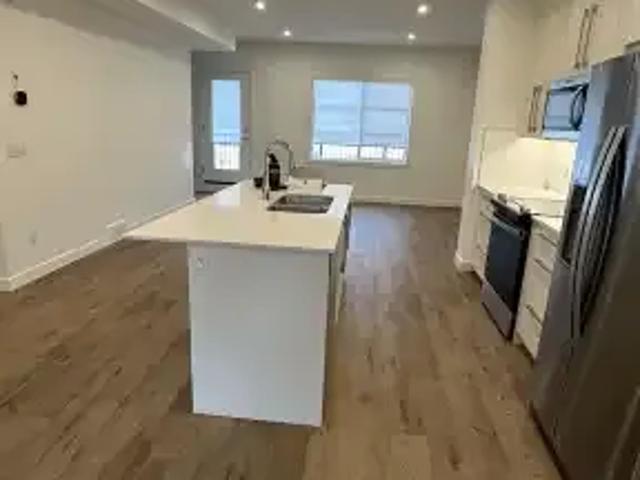 For Rent 4 Bedroom Townhouse Calgary AB DS102883501