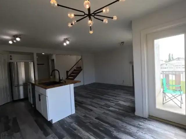 For Rent 4 Bedroom Townhouse Calgary AB DS103542233