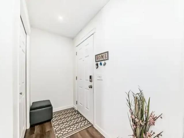 For Rent 4 Bedroom Townhouse Calgary AB DS103243639