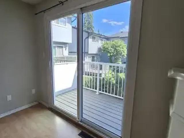 For Rent 4 Bedroom Townhouse Calgary AB DS104178922