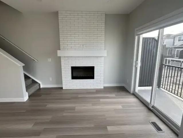 For Rent 4 Bedroom Townhouse Calgary AB DS104180865