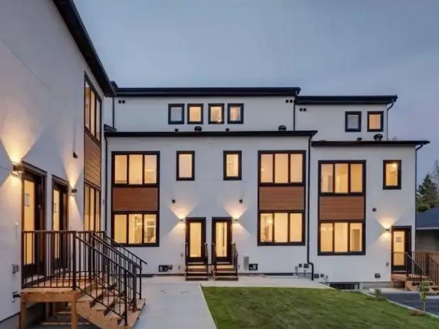 For Rent 4 Bedroom Townhouse Calgary AB DS104182519
