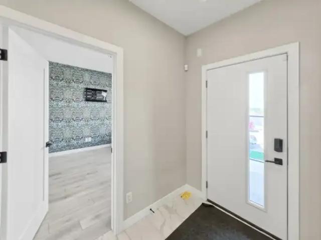 For Rent 4 Bedroom Townhouse Calgary AB DS104183058