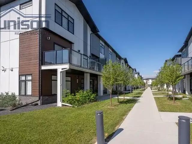 For Rent 4 Bedroom Townhouse Calgary AB DS104257240
