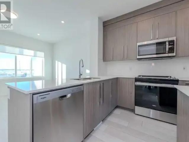 For Rent 4 Bedroom Townhouse Chestermere AB DLS102018472