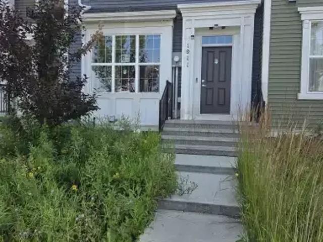For Rent 4 Bedroom Townhouse Edmonton AB DS104711561