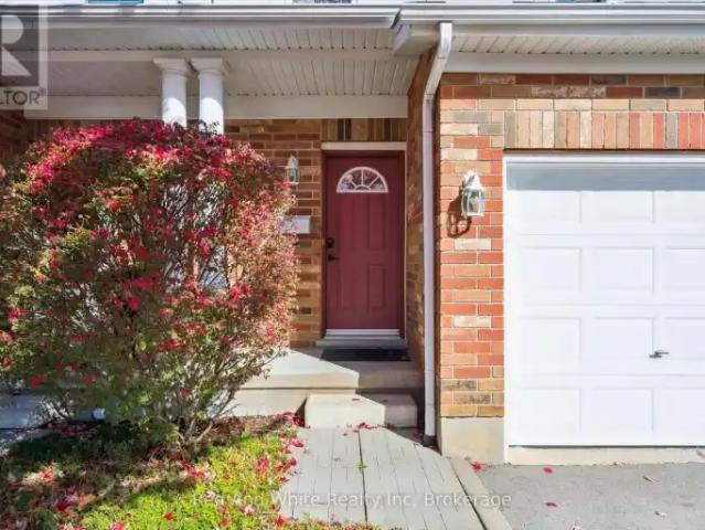 For Rent 4 Bedroom Townhouse Guelph ON DS105198752