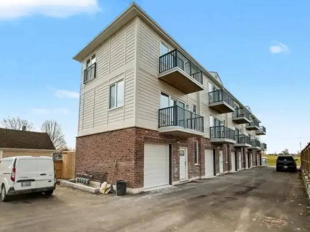 For Rent 4 Bedroom Townhouse Kitchener ON DLS96908920