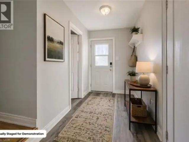 For Rent 4 Bedroom Townhouse Kitchener ON DLS101556232