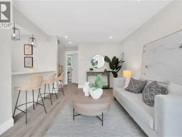 For Rent 4 Bedroom Townhouse Kitchener ON DS102915230