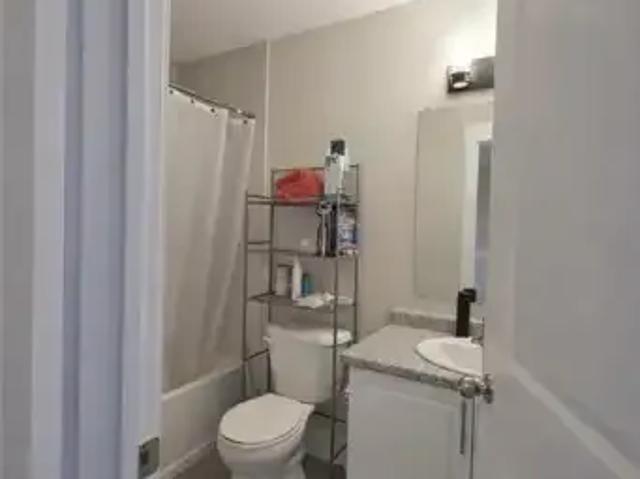 For Rent 4 Bedroom Townhouse Kitchener ON DS103151803