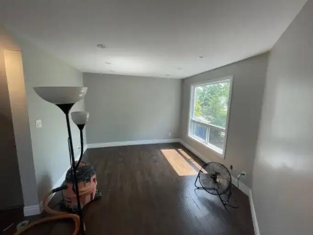 For Rent 4 Bedroom Townhouse Kitchener ON DS104182395