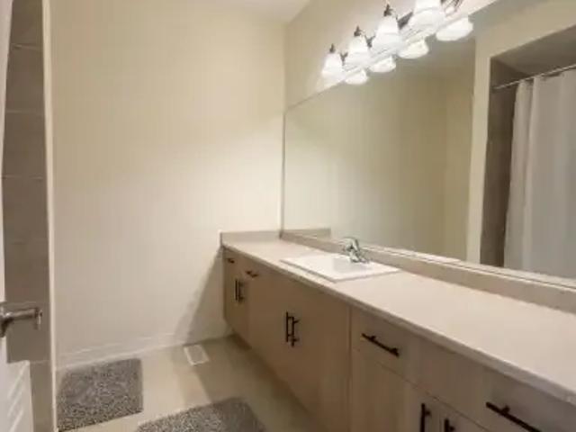 For Rent 4 Bedroom Townhouse Richmond Hill ON DLS102629503