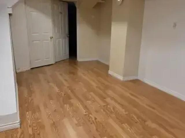 For Rent 4 Bedroom Townhouse Richmond Hill ON DS102883677