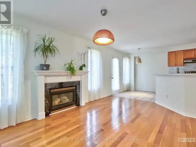 For Rent 4 Bedroom Townhouse Richmond Hill ON DS103091706