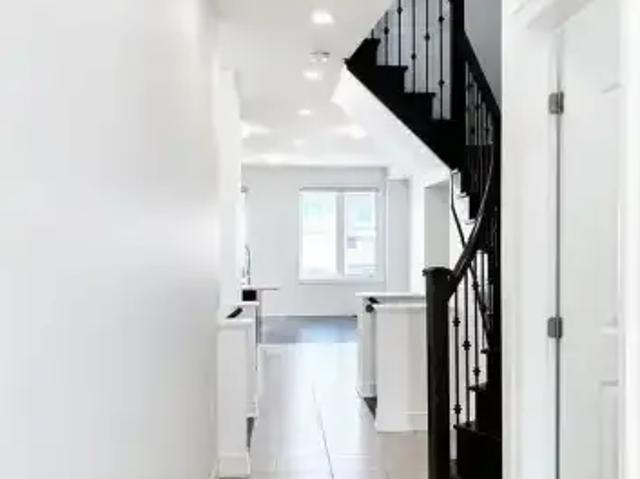 For Rent 4 Bedroom Townhouse Richmond Hill ON DS104638599