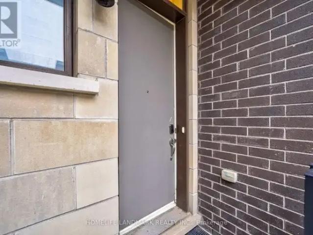 For Rent 4 Bedroom Townhouse Richmond Hill ON DS104106828