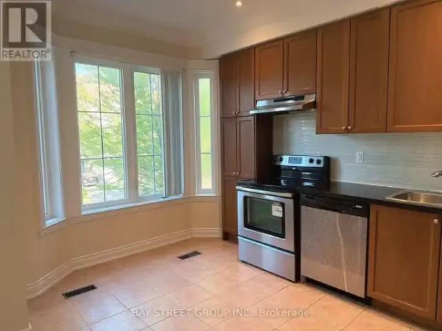 For Rent 4 Bedroom Townhouse Richmond Hill ON DS104224732