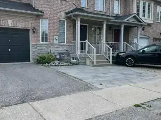 For Rent 4 Bedroom Townhouse Richmond Hill ON DS104362881