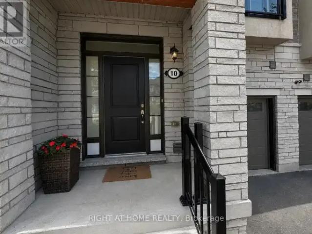 For Rent 4 Bedroom Townhouse Richmond Hill ON DS105048137