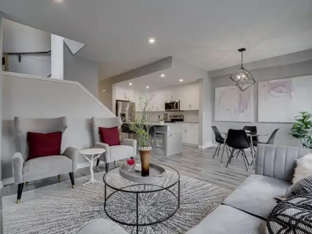 For Rent 4 Bedroom Townhouse Saskatoon SK DS102551475