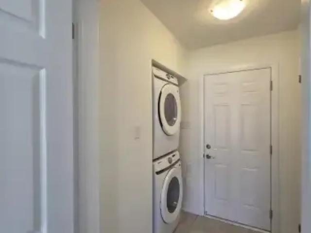 For Rent 4 Bedroom Townhouse Thorold ON DS103368078