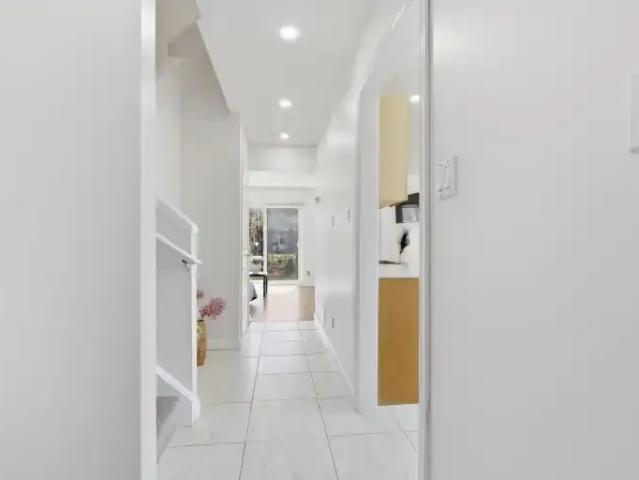 For Rent 4 Bedroom Townhouse Toronto ON DS104141150