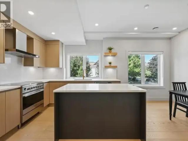 For Rent 4 Bedroom Townhouse Vancouver BC DS104183220