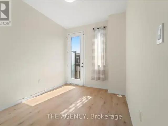 For Rent 4 Bedroom Townhouse Vaughan ON DS102658662