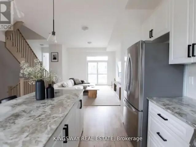 For Rent 4 Bedroom Townhouse Vaughan ON DS103487680